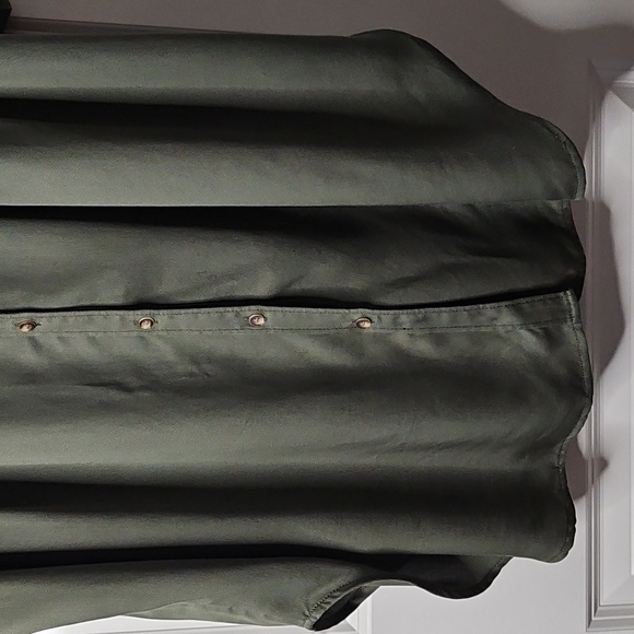 Lou & Grey LOFT Olive Green Button Front Tunic Blouse Lyocell XL - Picture 6 of 12